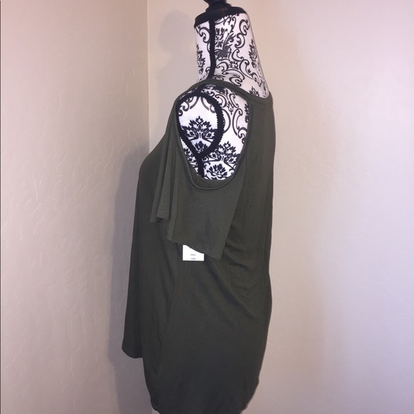 A.N.A Cold shoulder top - Picture 3 of 5